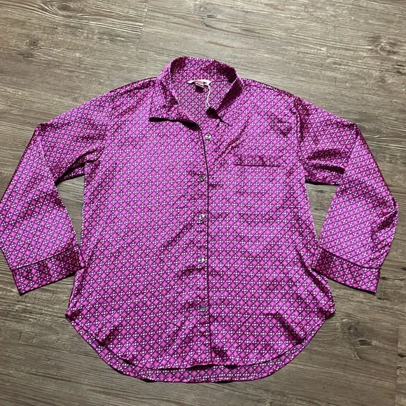 🔴Victoria’s Secret Satin Shirt - Picture 5 of 7